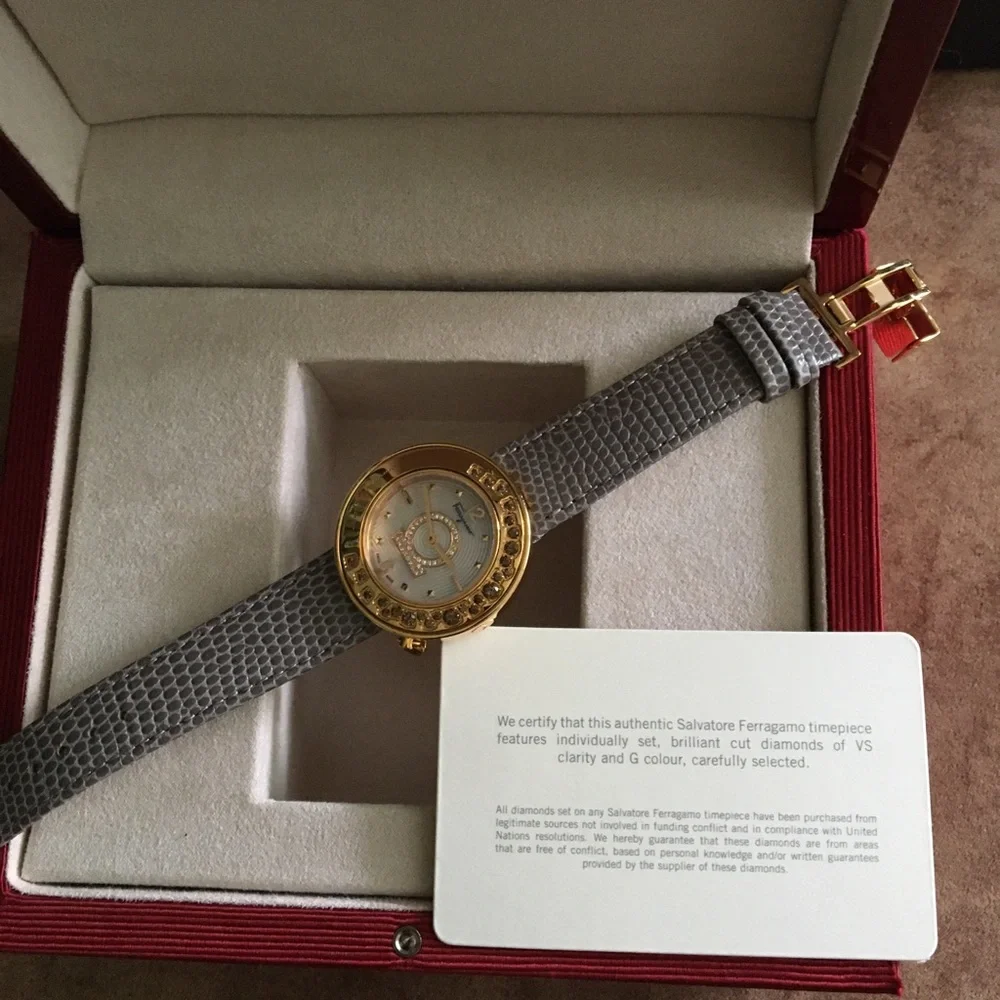 FERRAGAMO NIB AUTHENTIC LUXURIOUS DIAMONDS/LEATHER WATCH